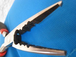 Zoom sur les mords des pinces à sertir Flashmer pour les montages de pêche