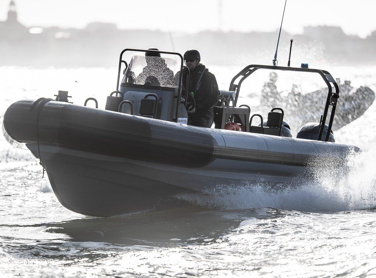 Semi-rigide Sillinger 2026 en navigation en mer agitée