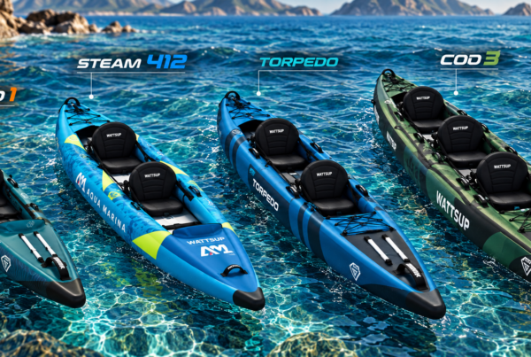 Comparatif de 4 kayaks gonflables dropstitch sur l'eau : WattsUp COD 1, Aqua Marina Steam 412, WattsUp Torpedo 2 places et WattsUp COD 3